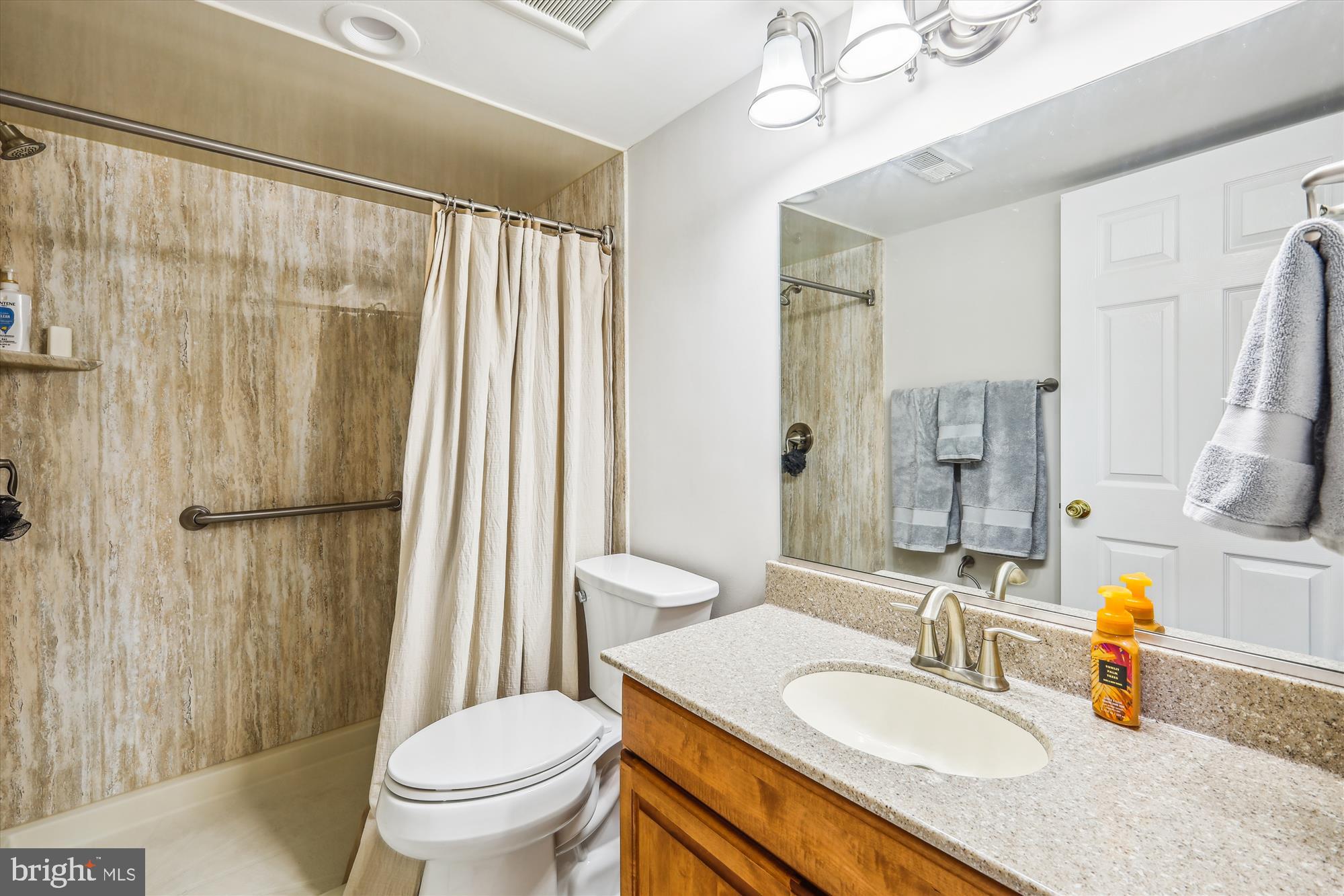 QUEENS LANDING - Residential