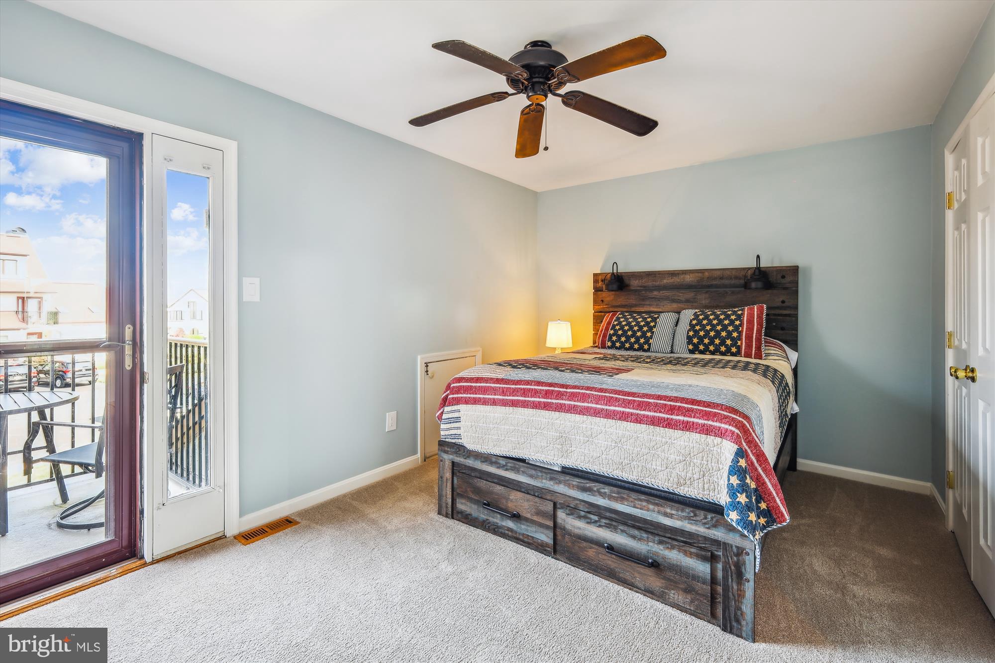 QUEENS LANDING - Residential