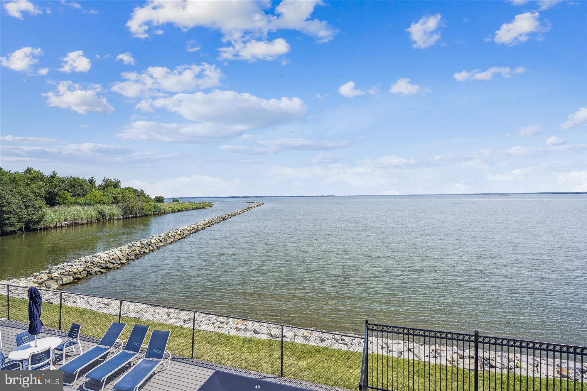 QUEENS LANDING - Residential