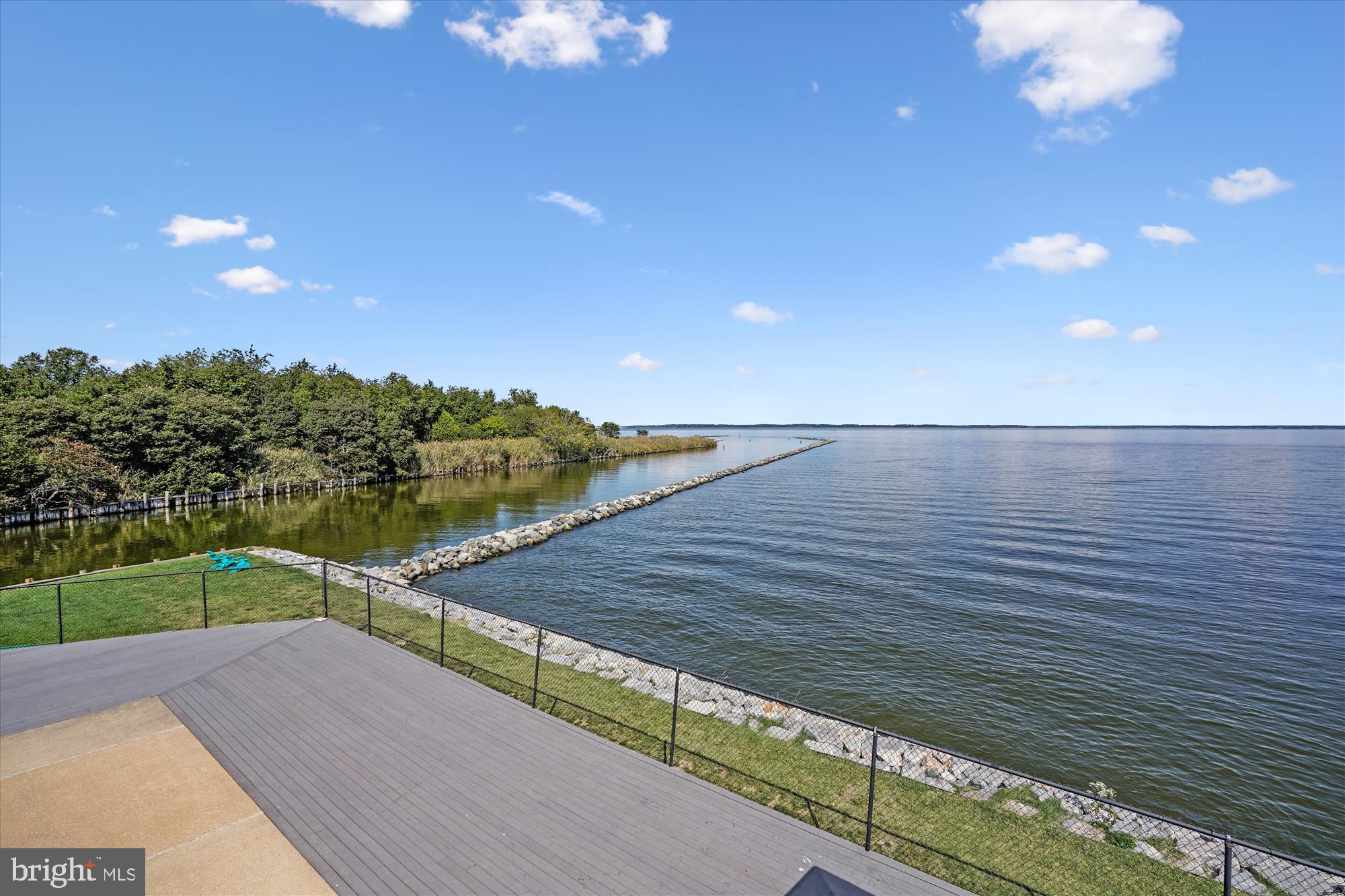 QUEENS LANDING - Residential