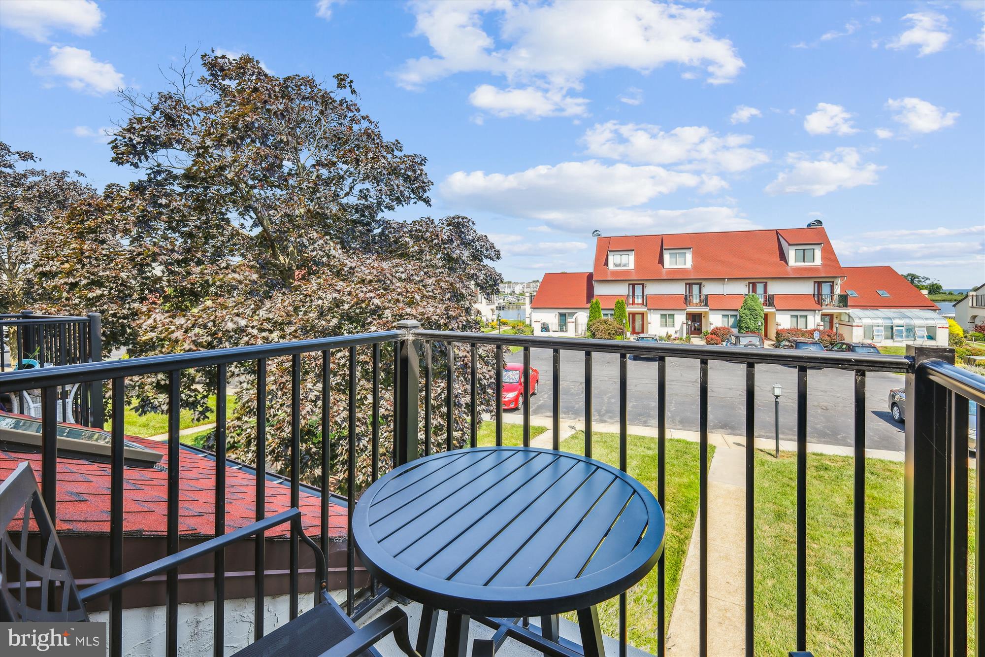 QUEENS LANDING - Residential