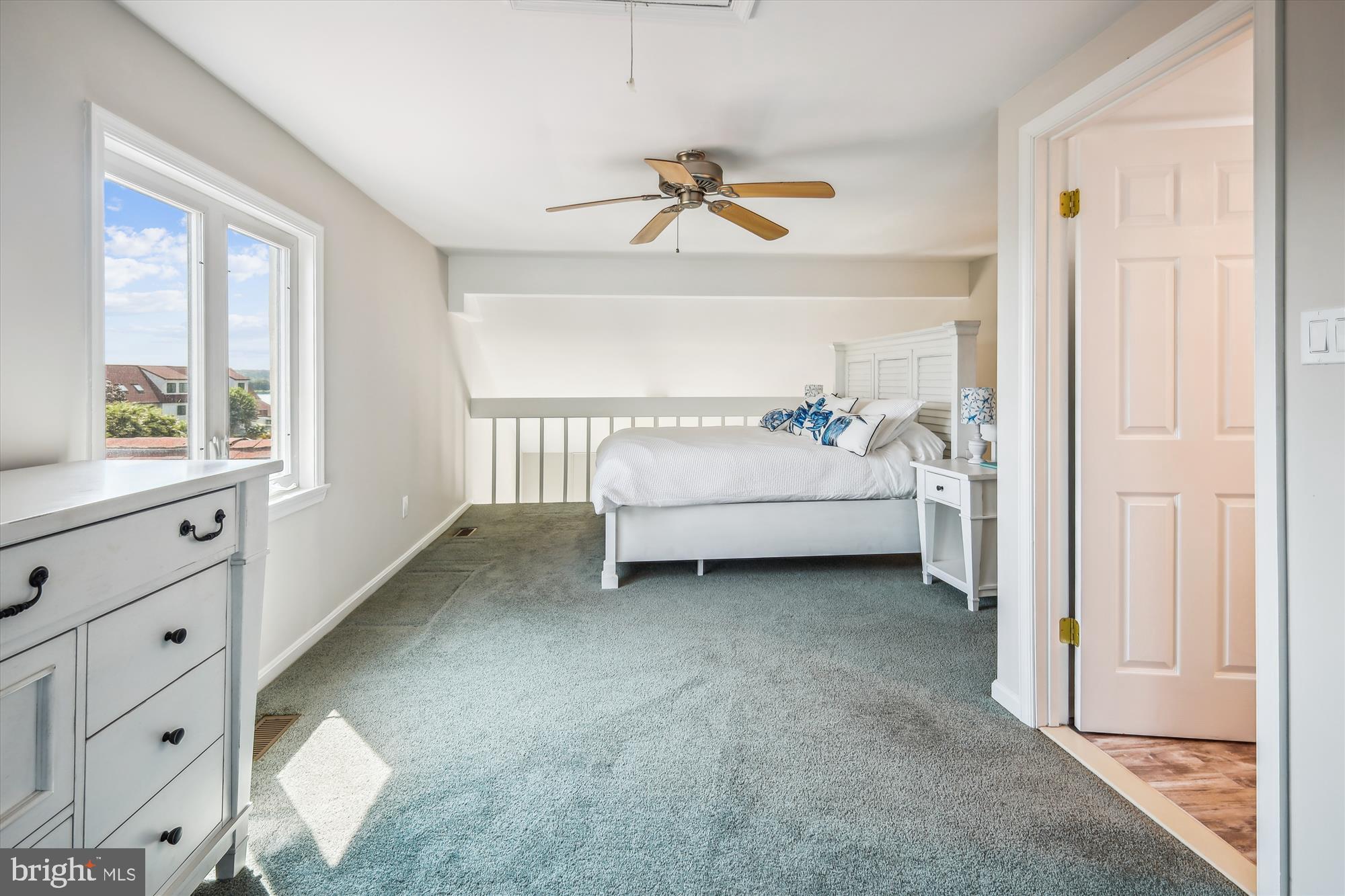 QUEENS LANDING - Residential