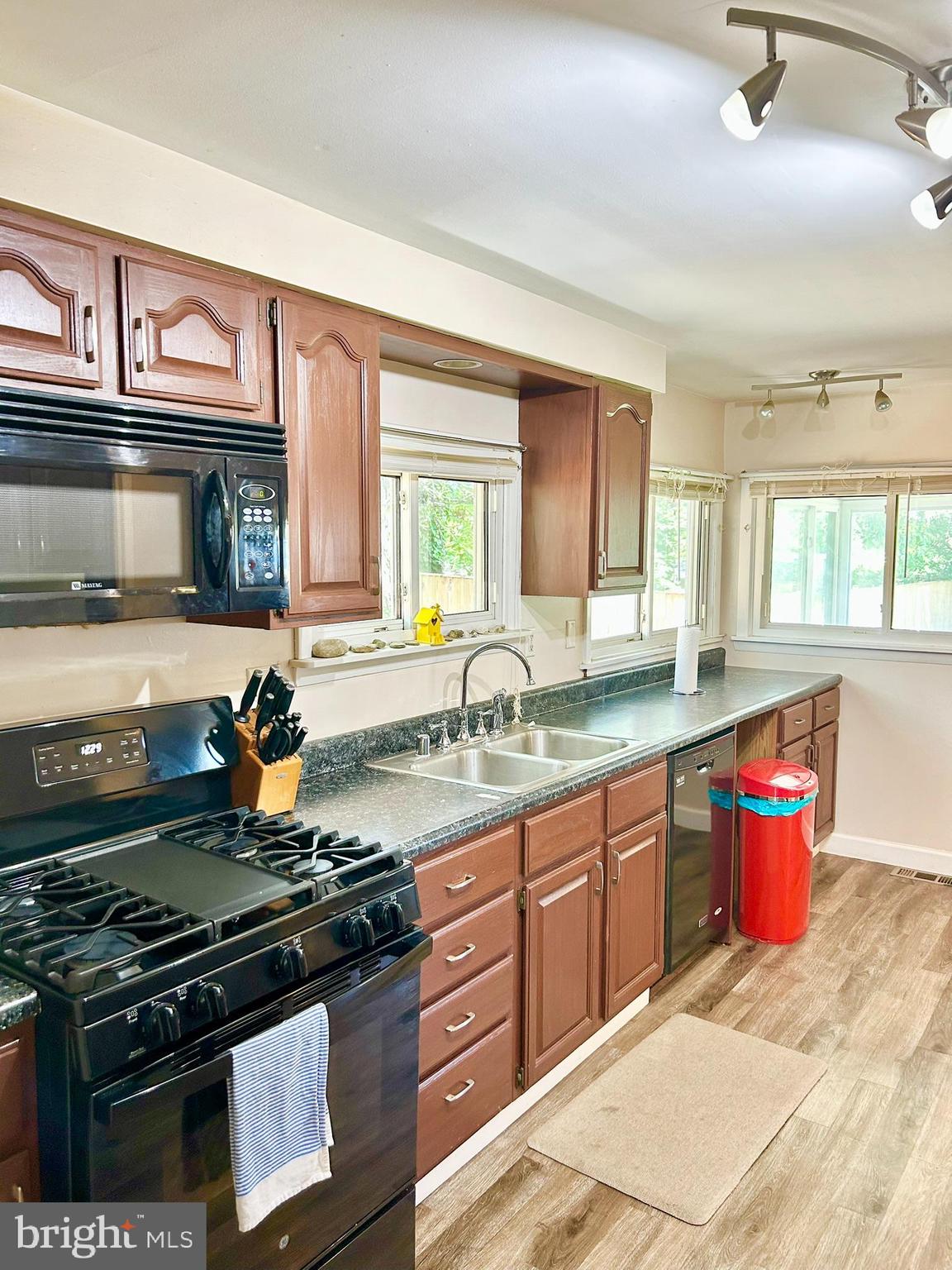EDGEWATER - Residential
