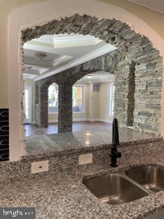 HAMILTON HILLS - Residential