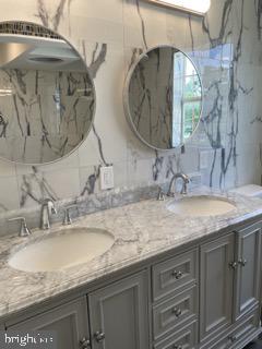 HAMILTON HILLS - Residential