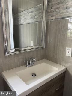 HAMILTON HILLS - Residential