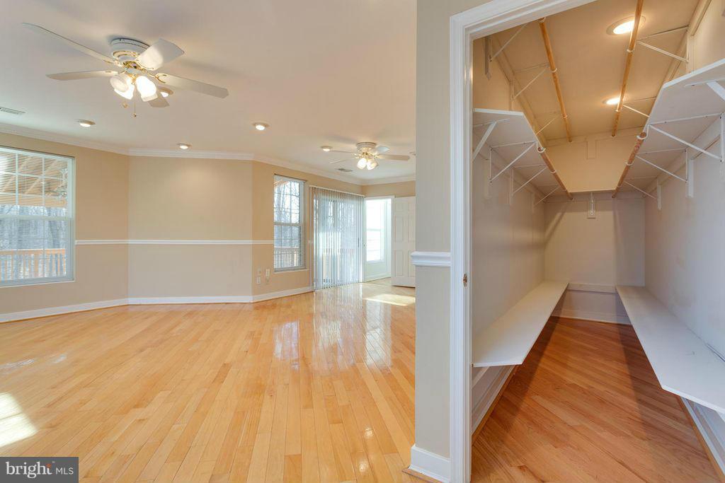 LANGLEY OAKS - Residential