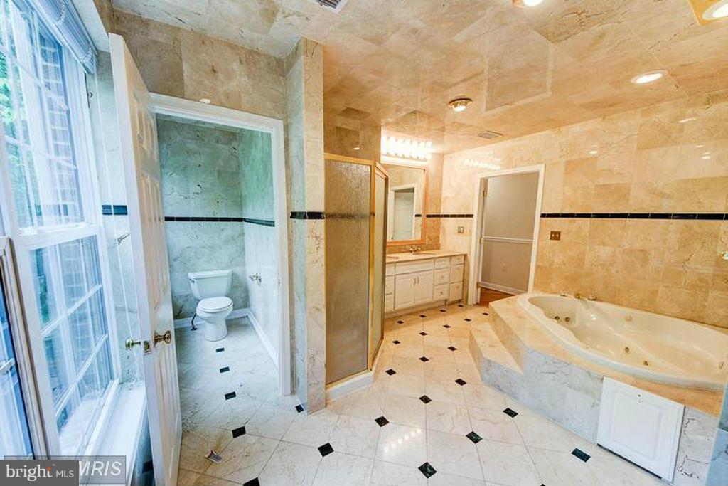 LANGLEY OAKS - Residential