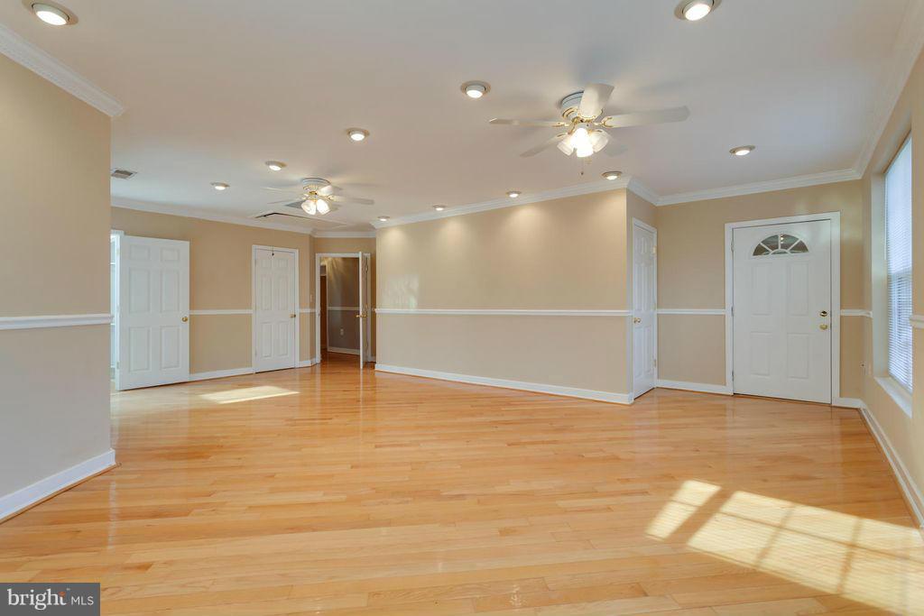 LANGLEY OAKS - Residential