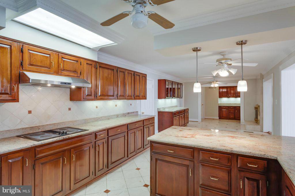 LANGLEY OAKS - Residential