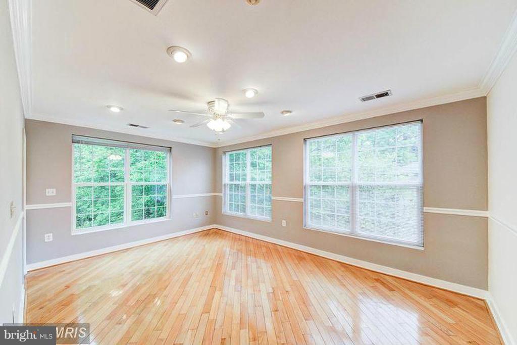 LANGLEY OAKS - Residential