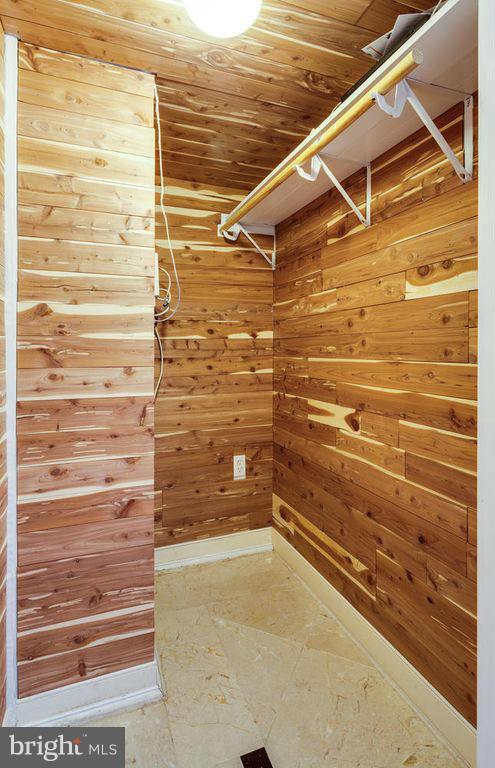 LANGLEY OAKS - Residential