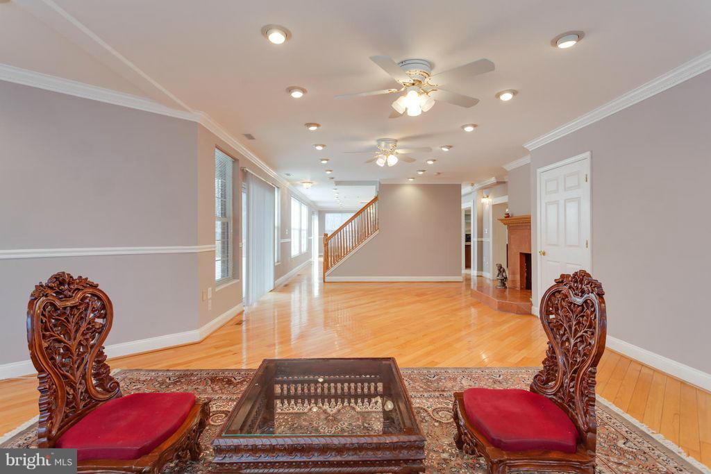 LANGLEY OAKS - Residential