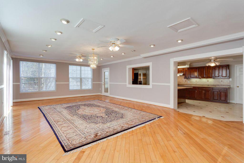 LANGLEY OAKS - Residential