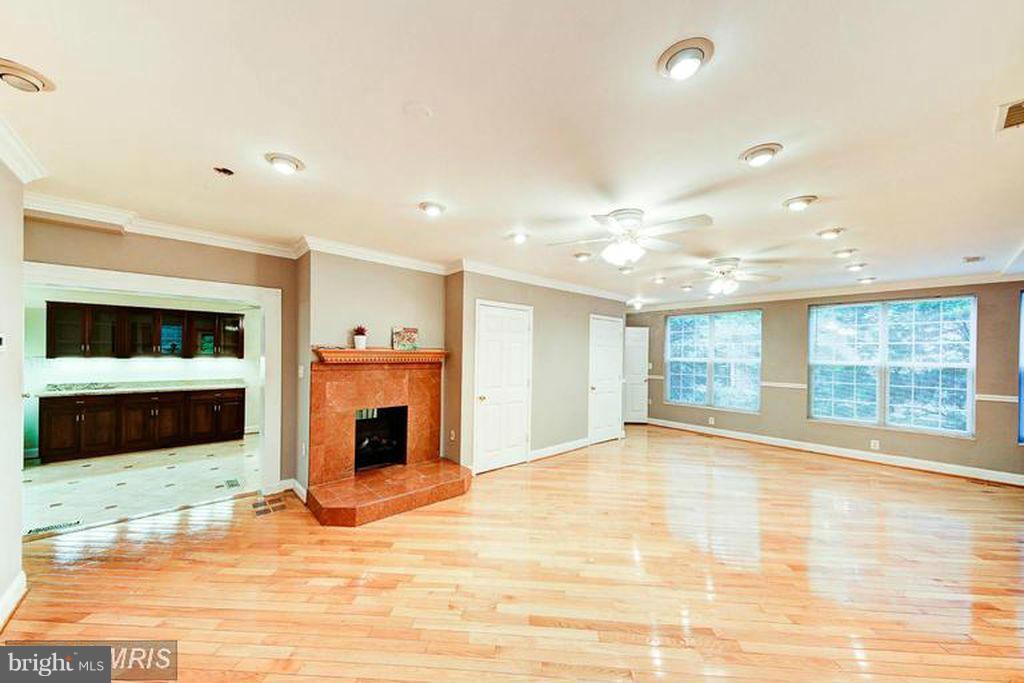 LANGLEY OAKS - Residential