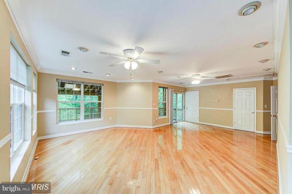 LANGLEY OAKS - Residential