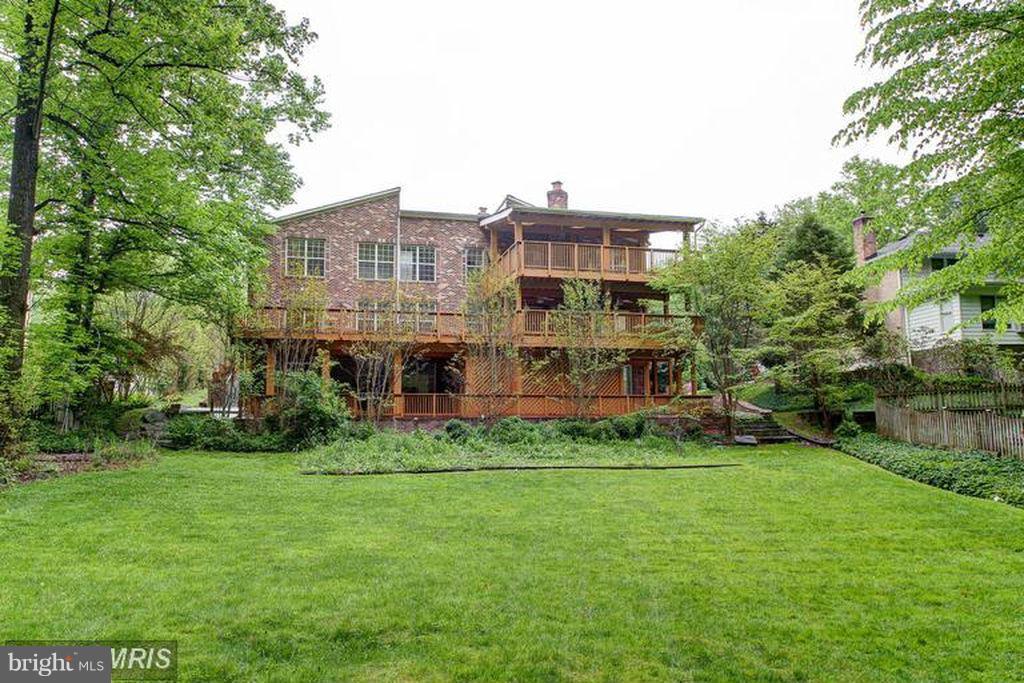 LANGLEY OAKS - Residential