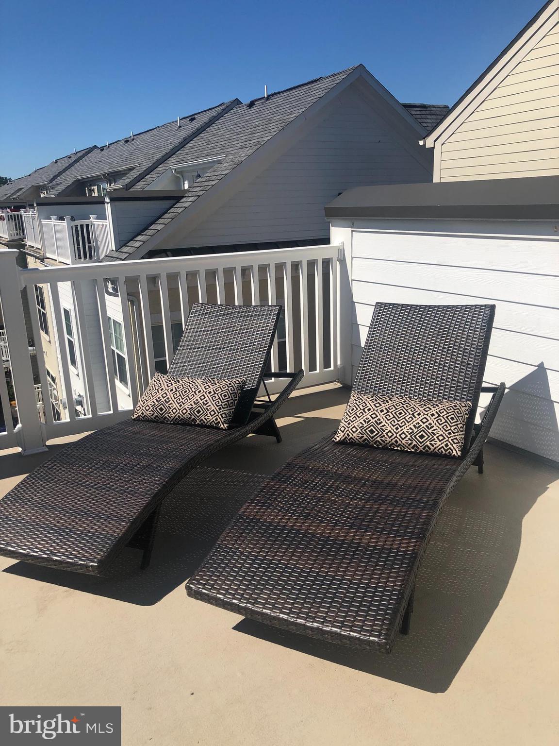 BUCKINGHAM COMMONS - Residential Lease