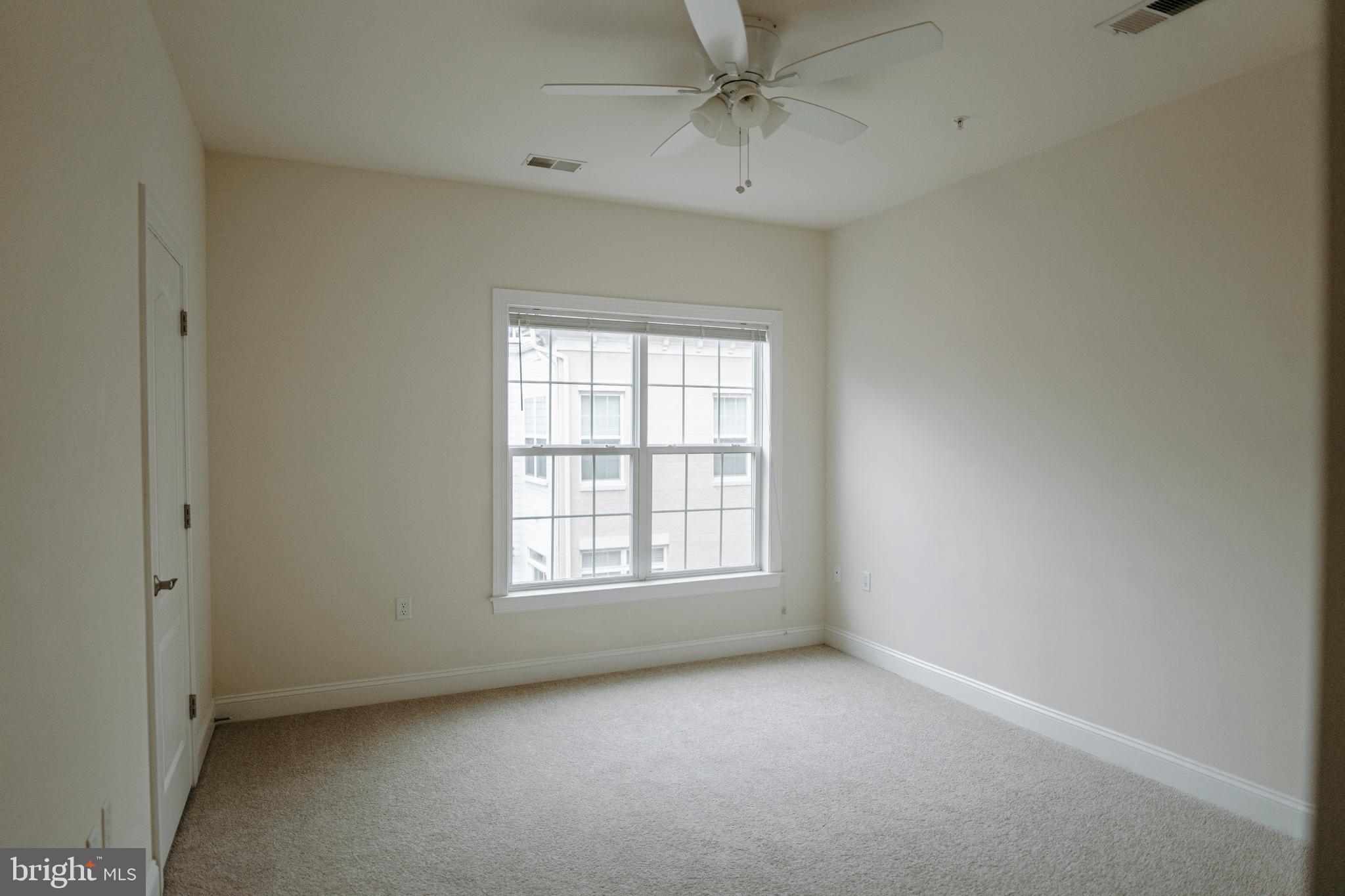 BUCKINGHAM COMMONS - Residential Lease