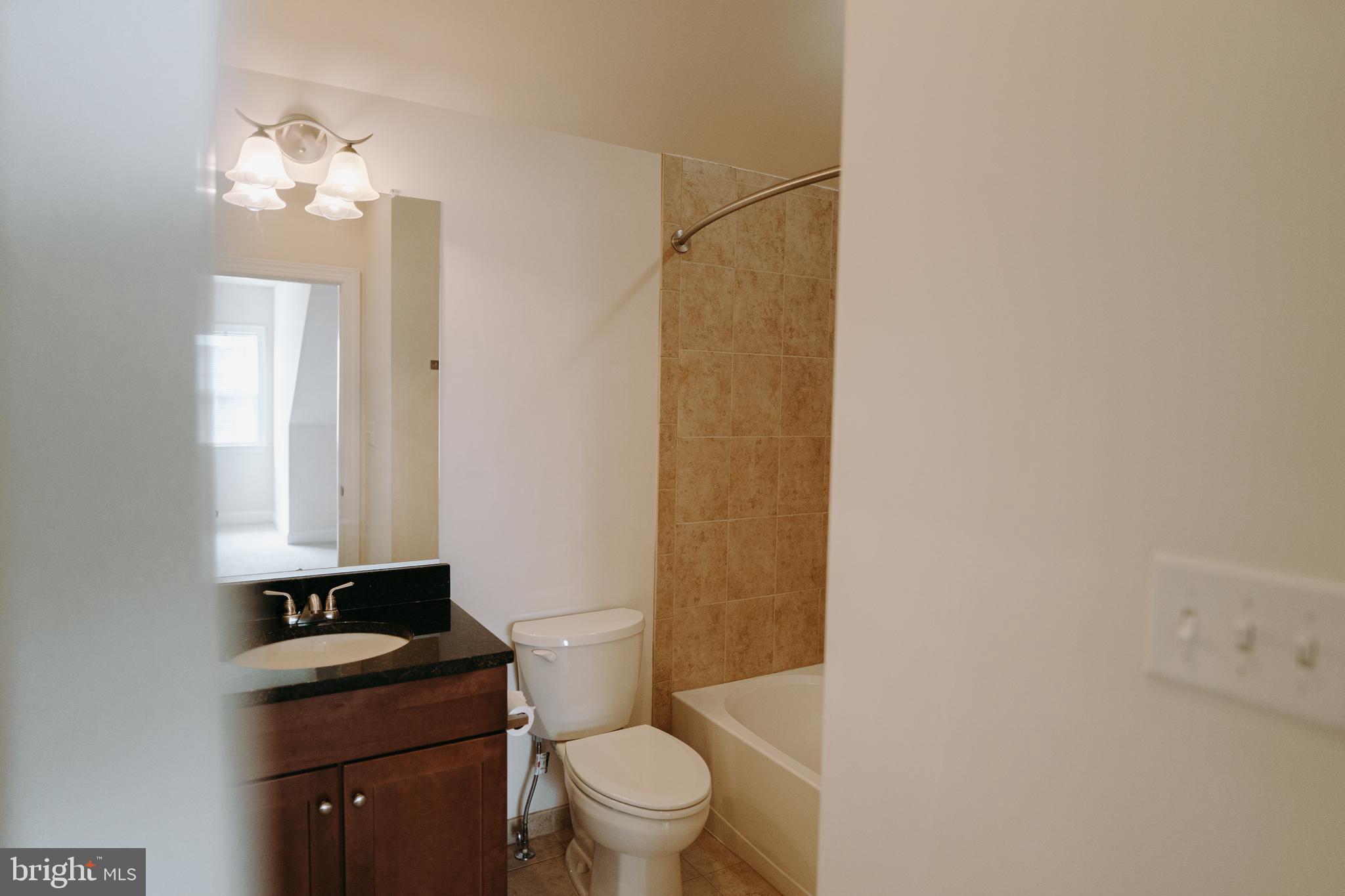 BUCKINGHAM COMMONS - Residential Lease