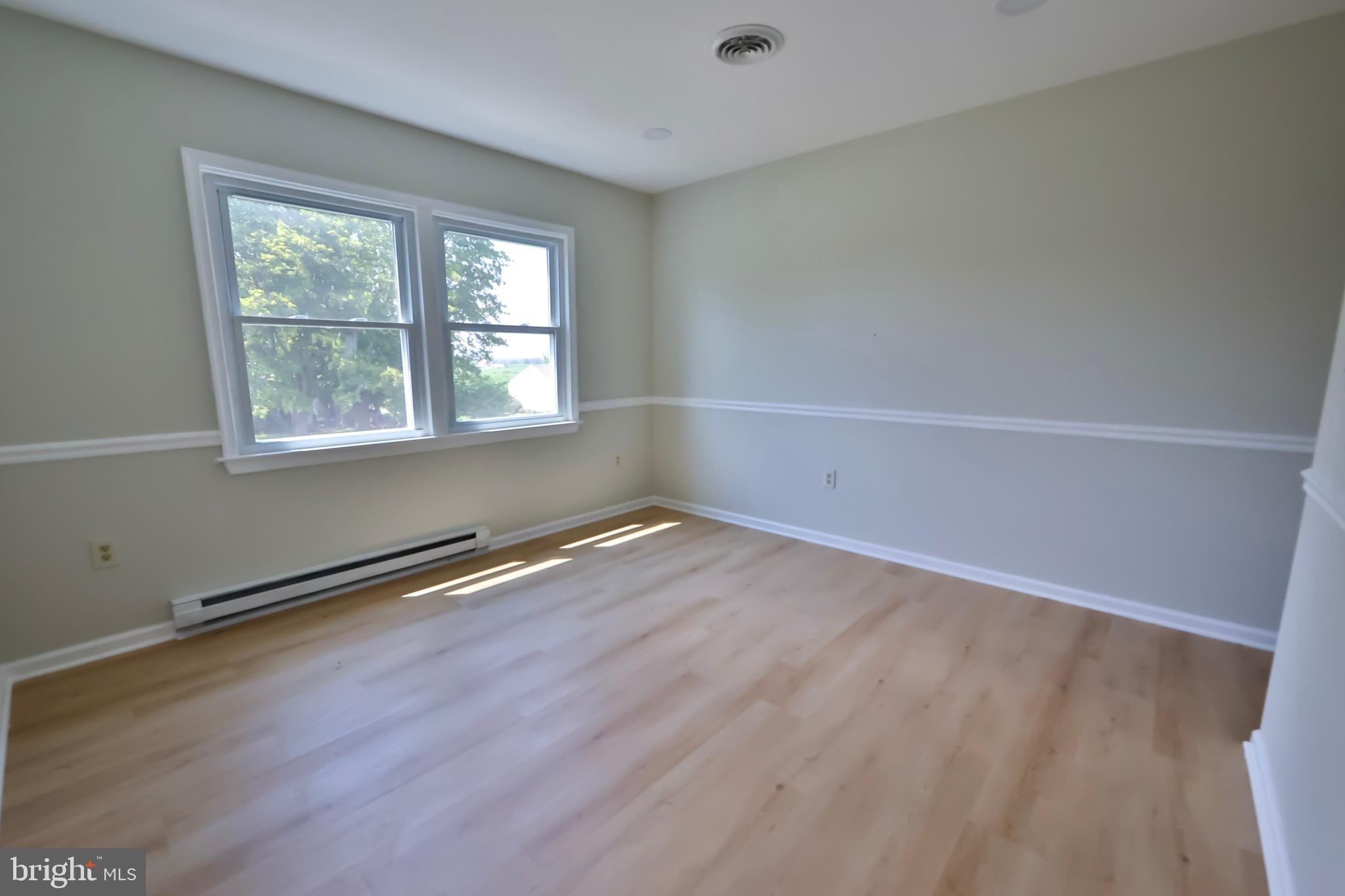 MAUGANSVILLE - Residential