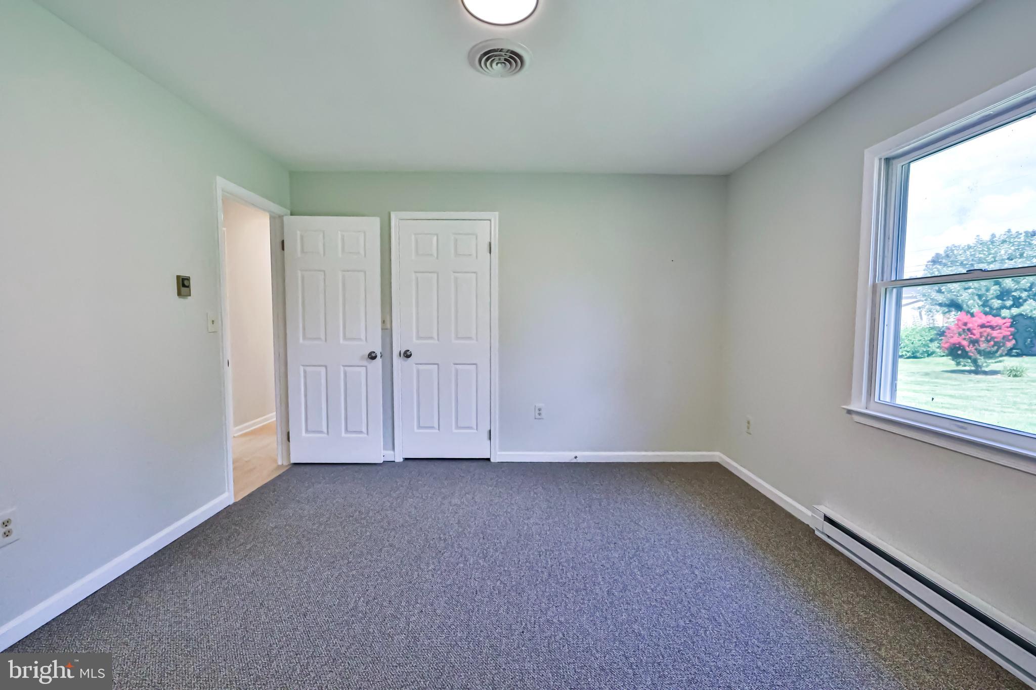 MAUGANSVILLE - Residential