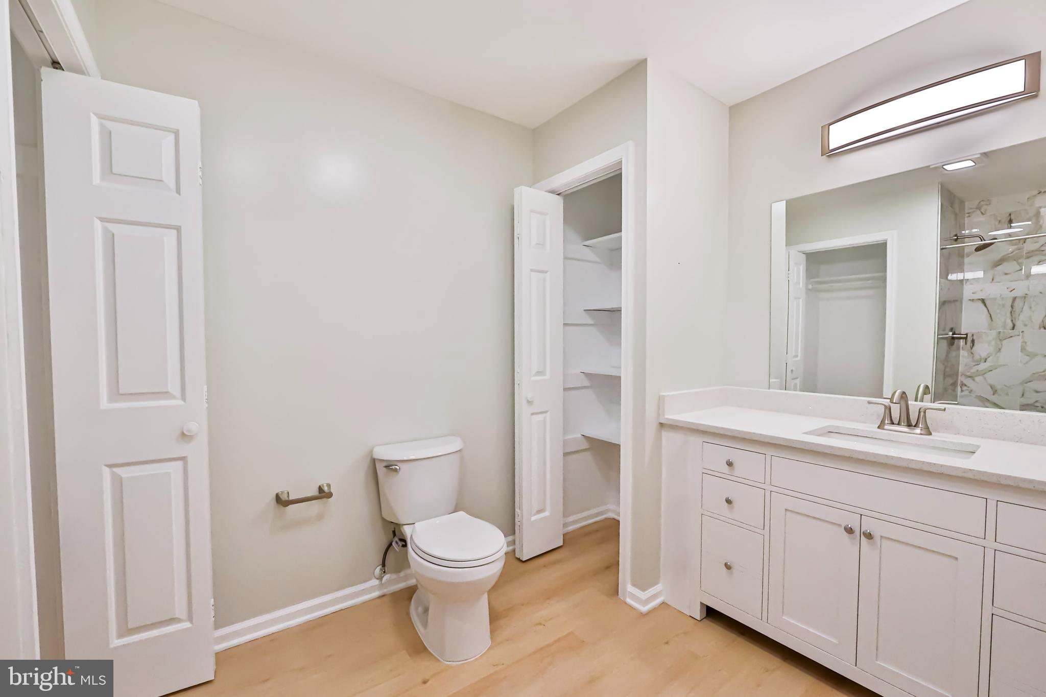 MAUGANSVILLE - Residential