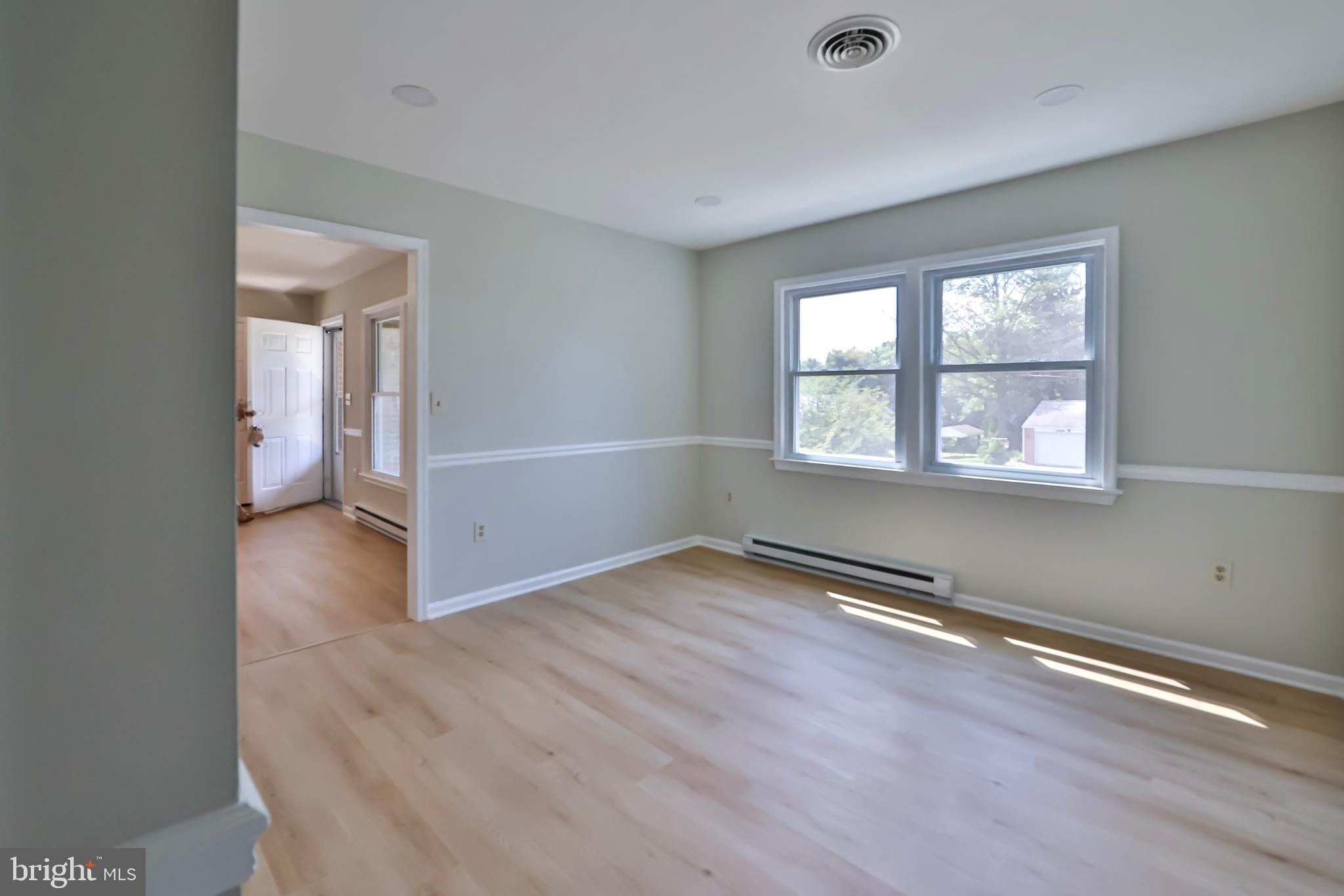 MAUGANSVILLE - Residential