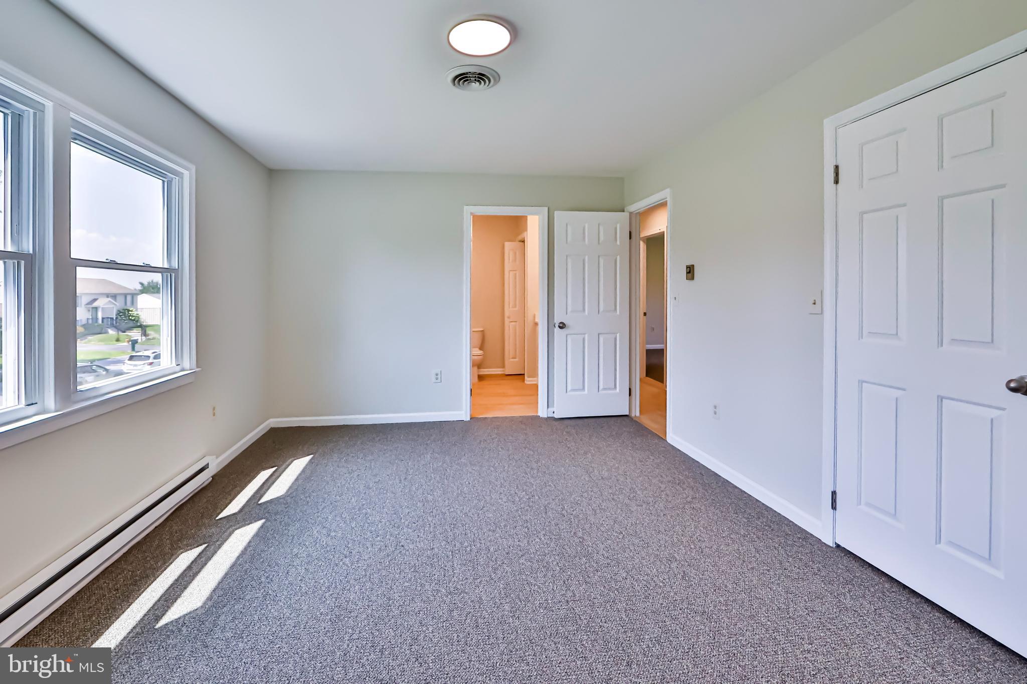 MAUGANSVILLE - Residential