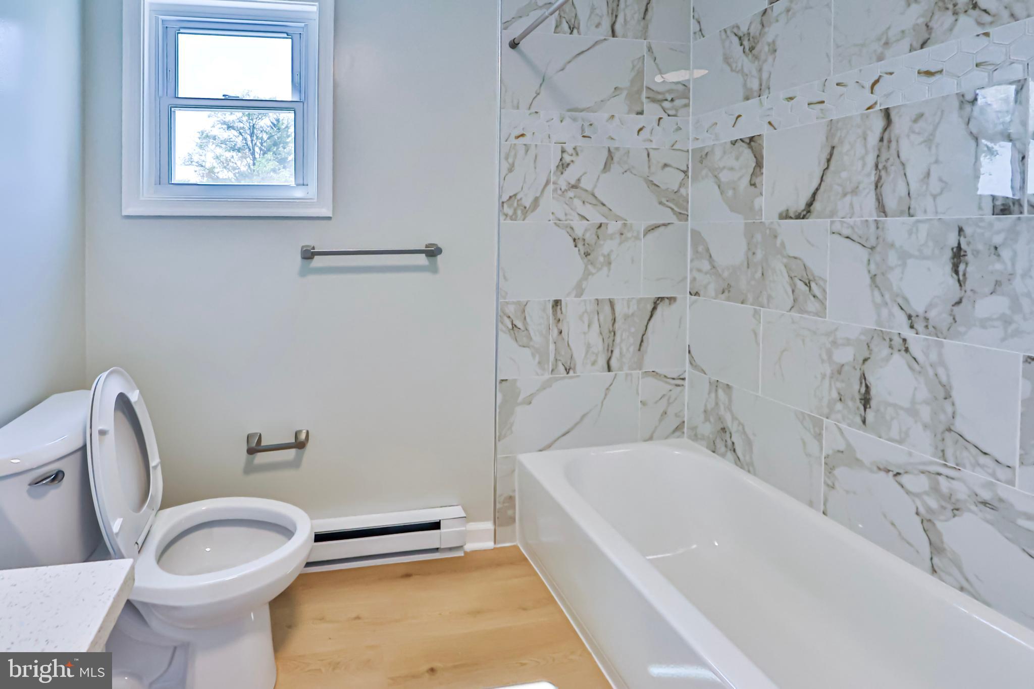 MAUGANSVILLE - Residential