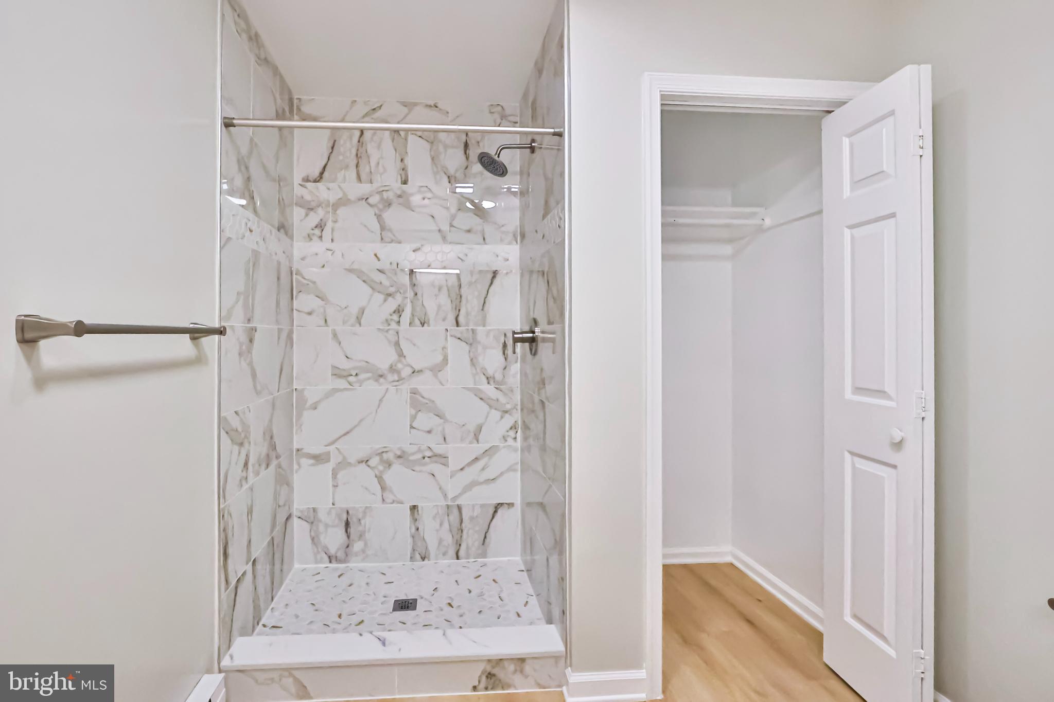 MAUGANSVILLE - Residential