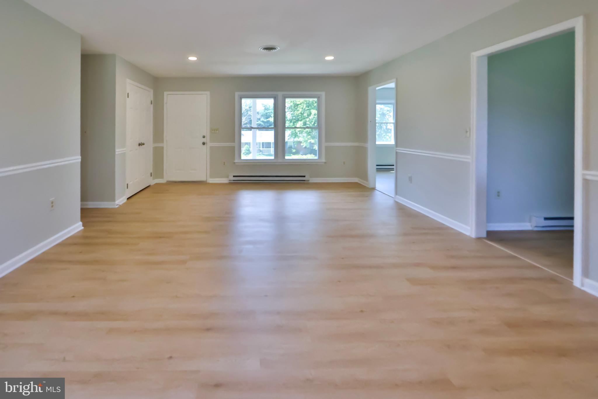 MAUGANSVILLE - Residential