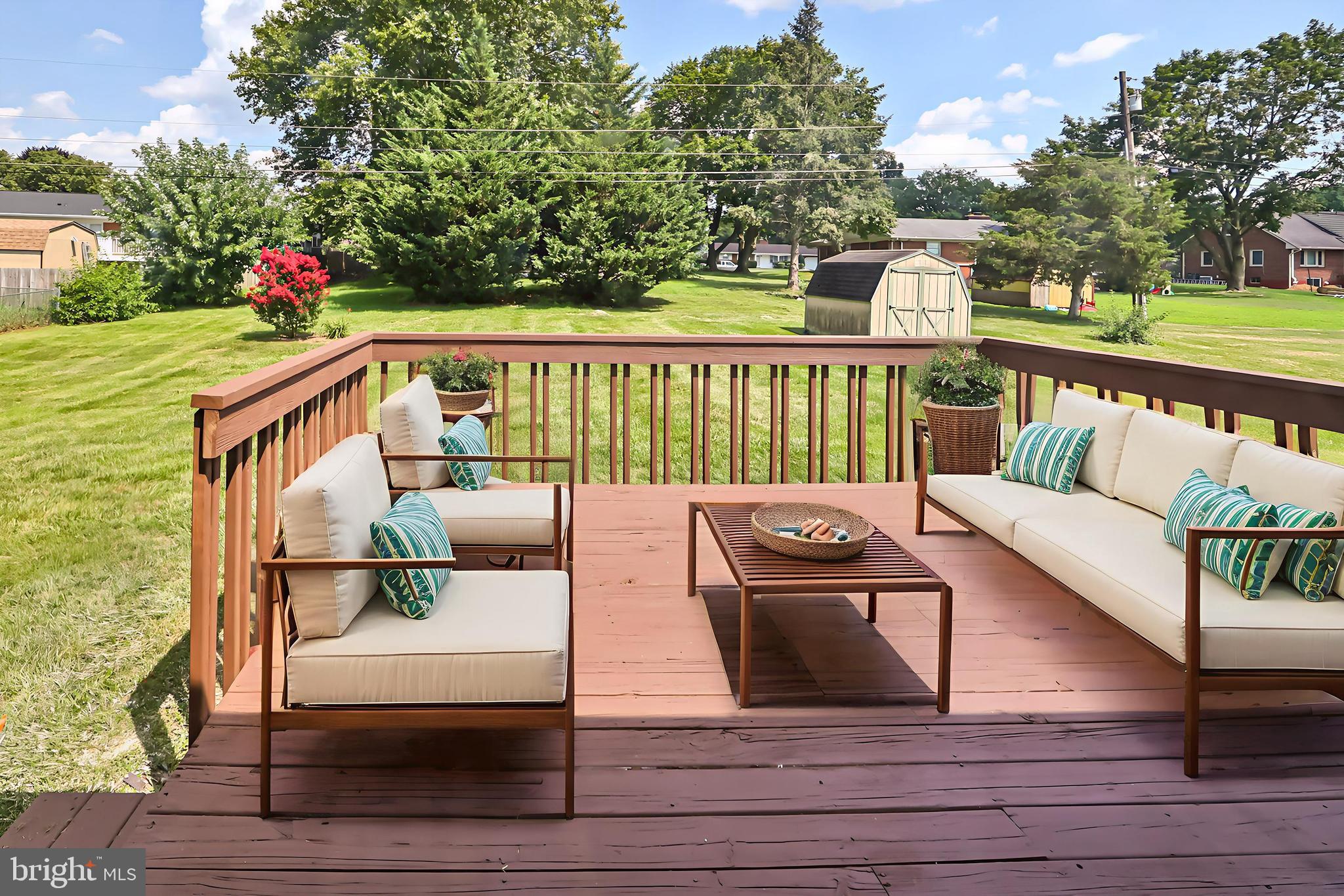 MAUGANSVILLE - Residential