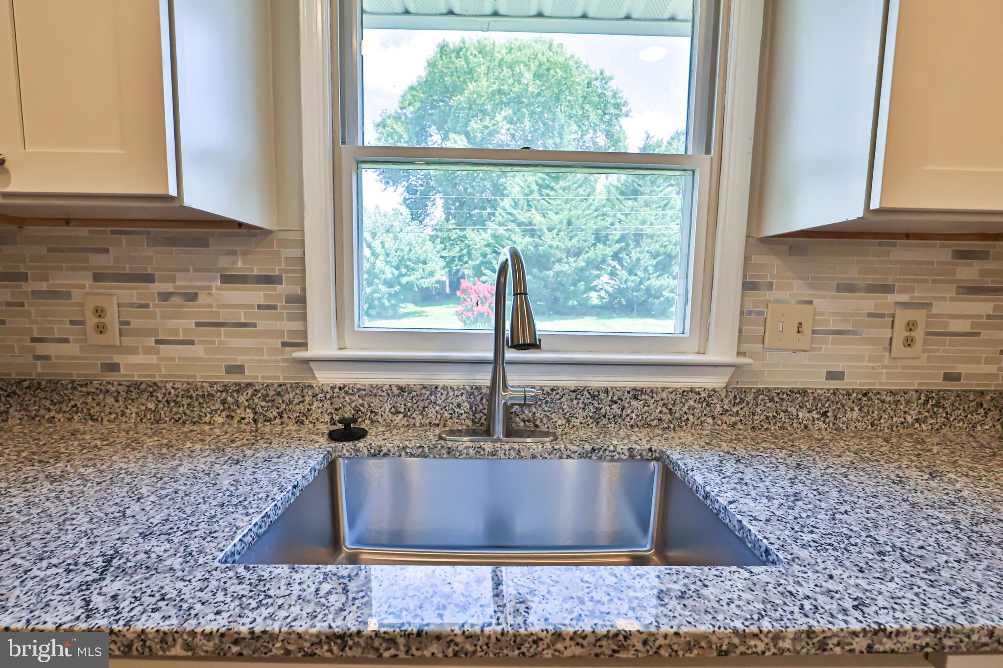 MAUGANSVILLE - Residential