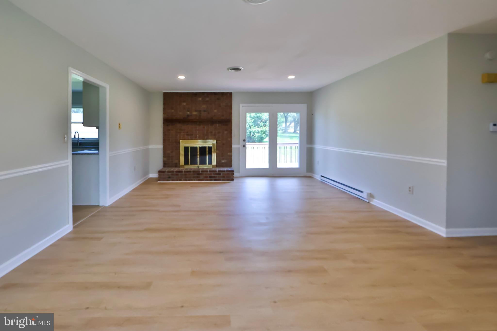 MAUGANSVILLE - Residential