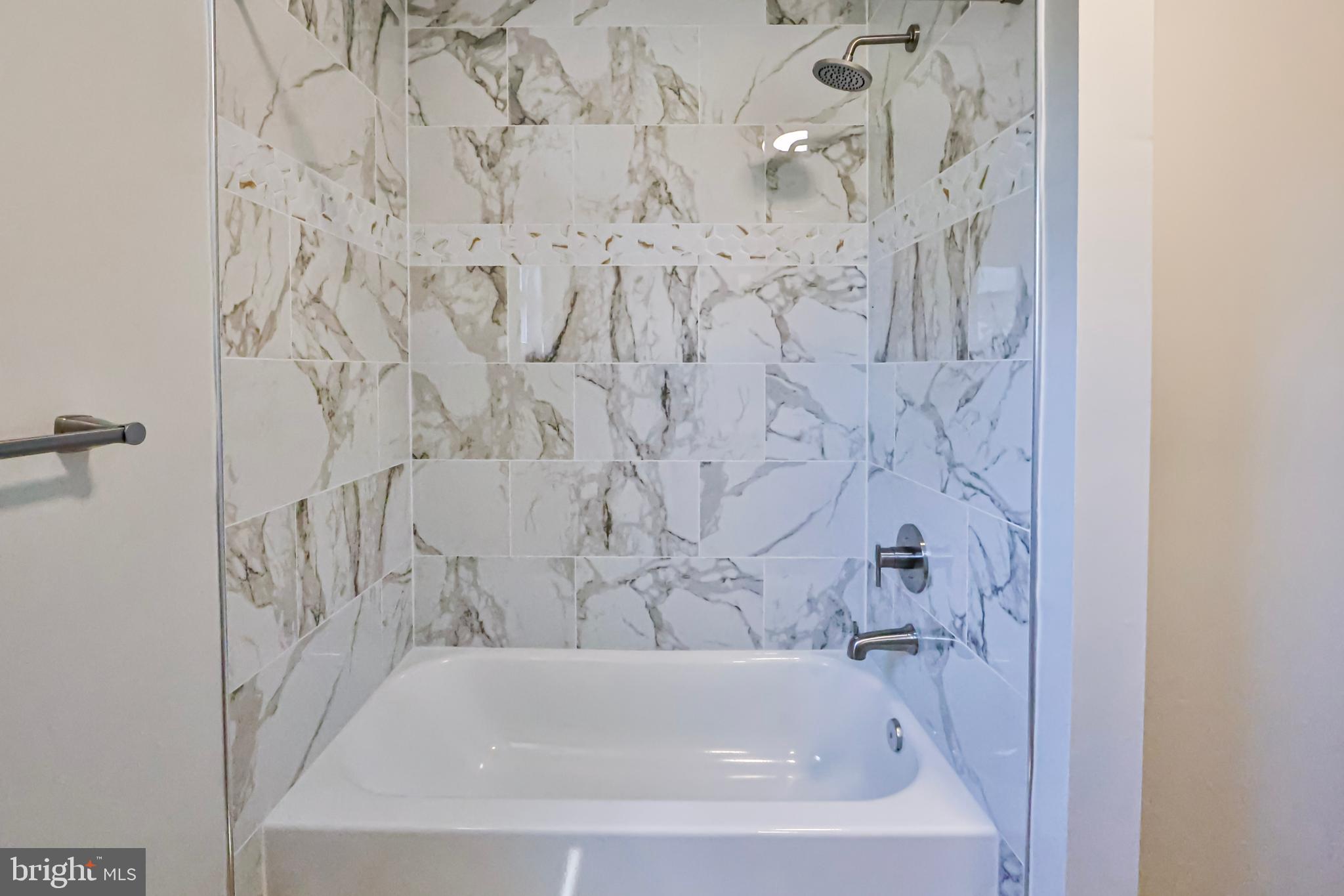 MAUGANSVILLE - Residential