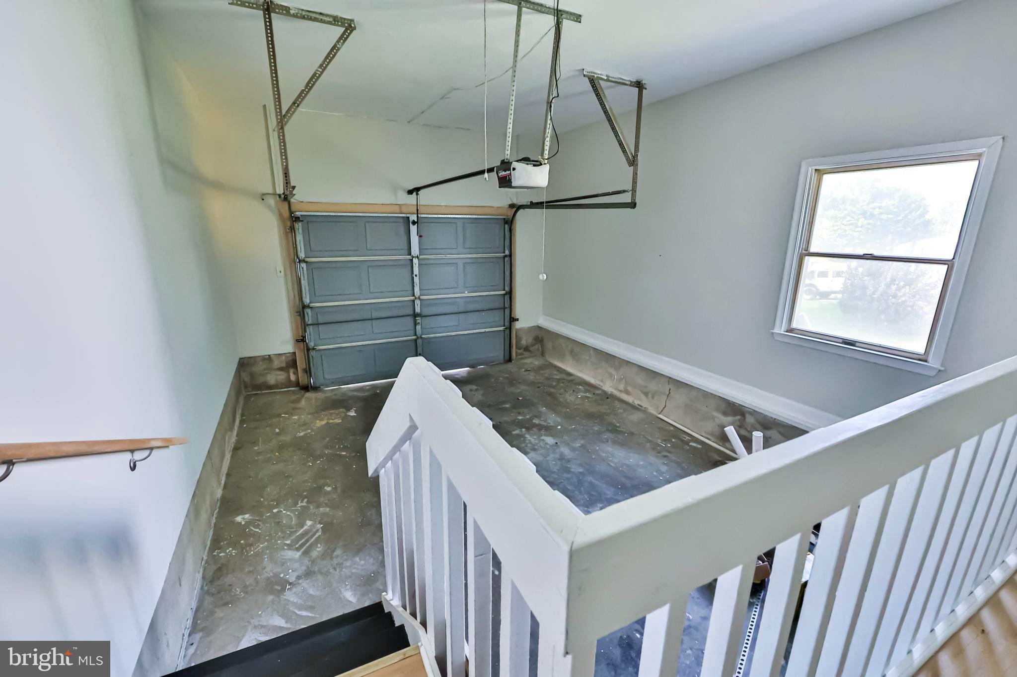 MAUGANSVILLE - Residential