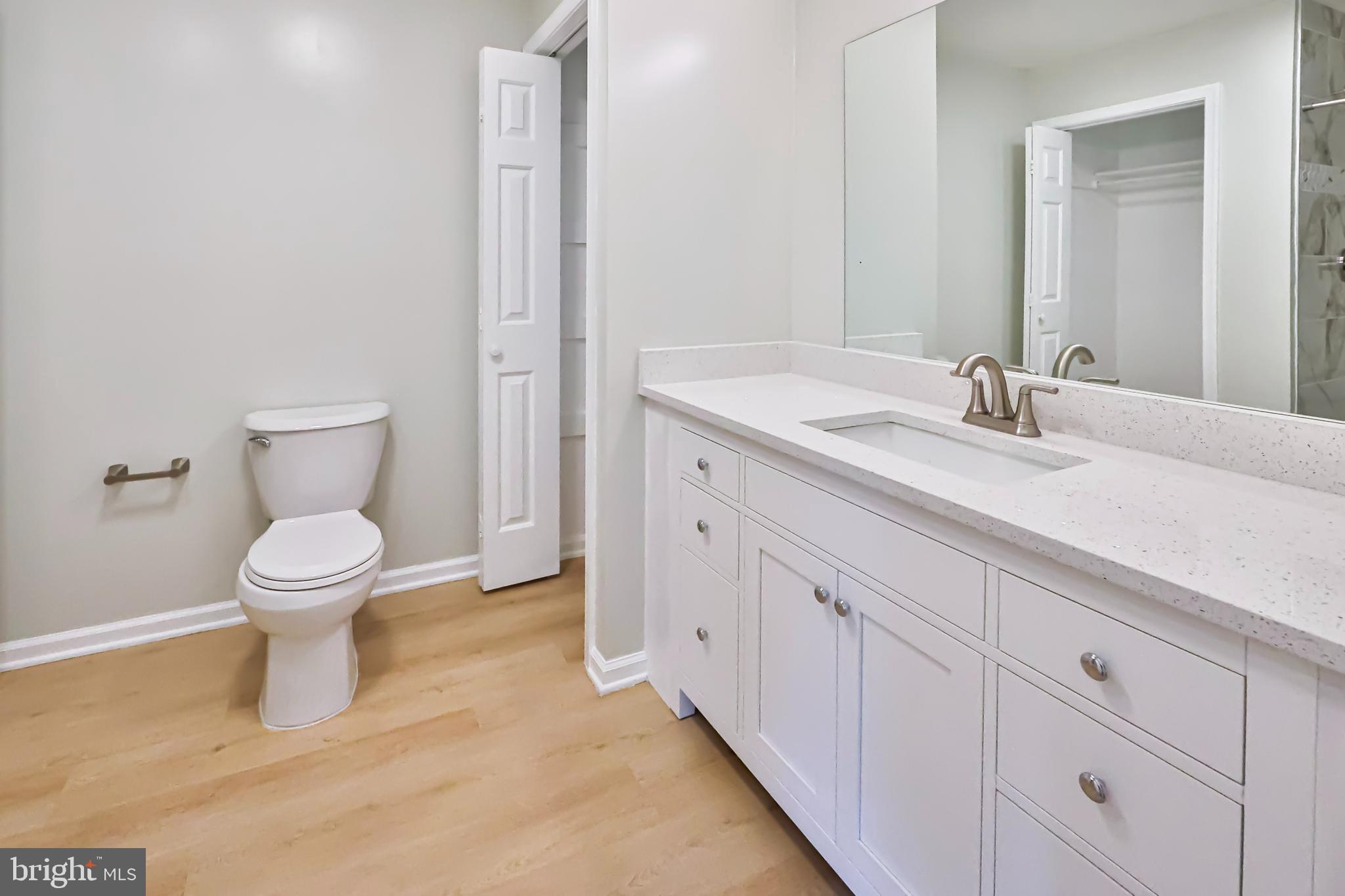 MAUGANSVILLE - Residential