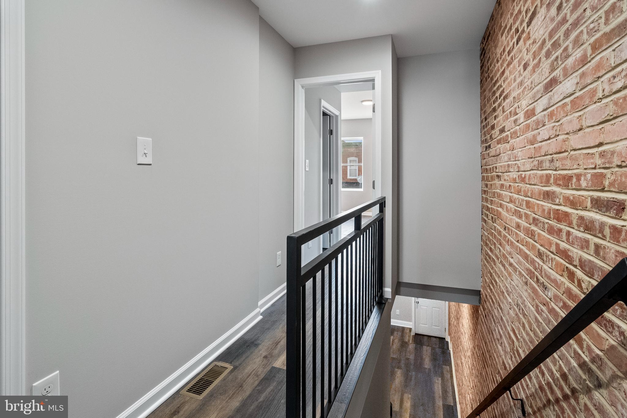 ELWOOD PARK - Residential