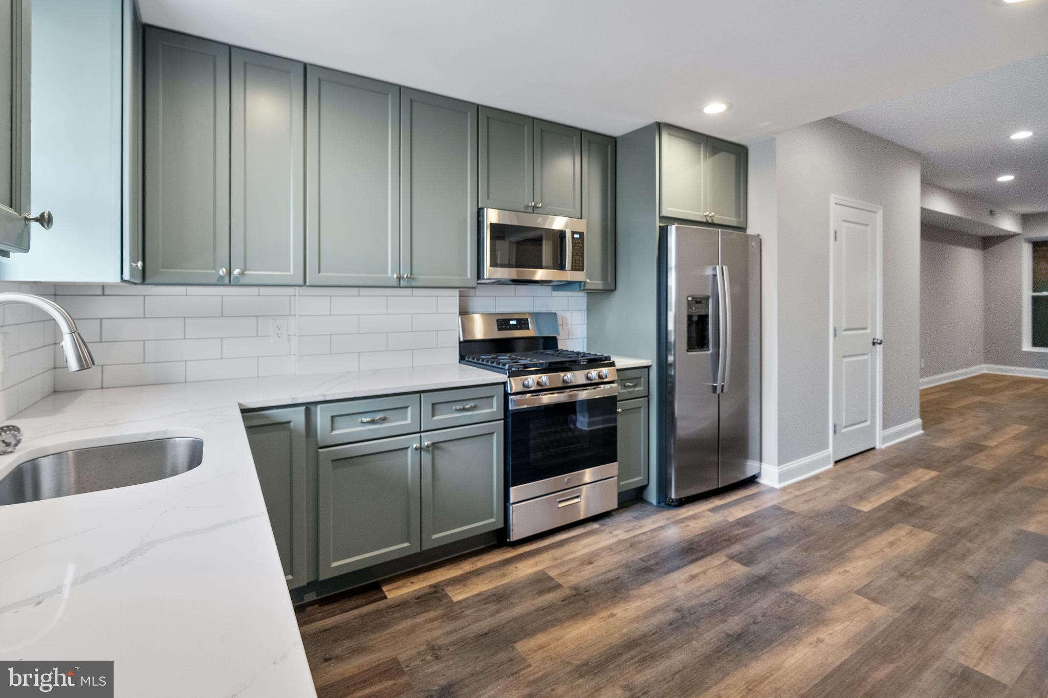 ELWOOD PARK - Residential