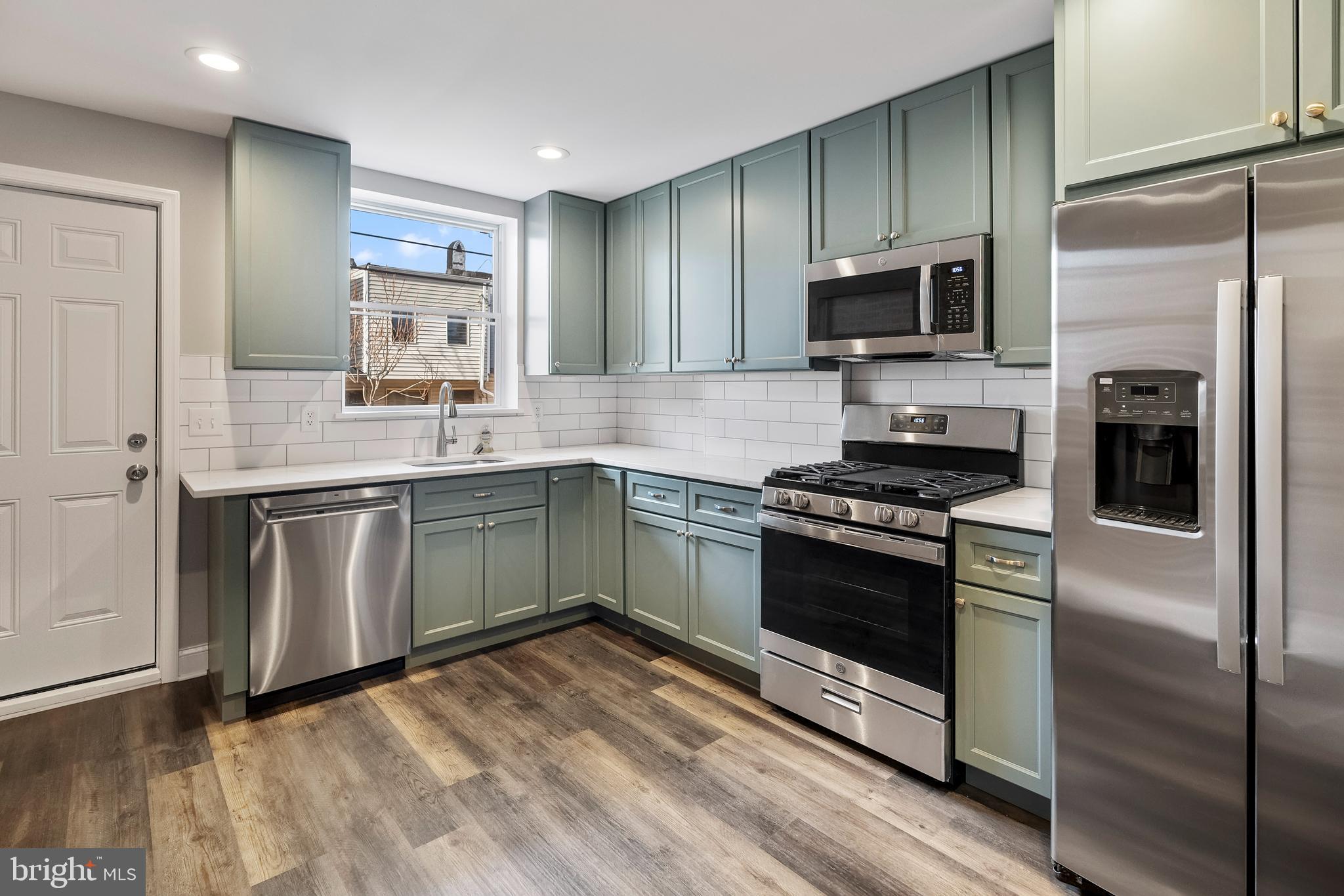 ELWOOD PARK - Residential