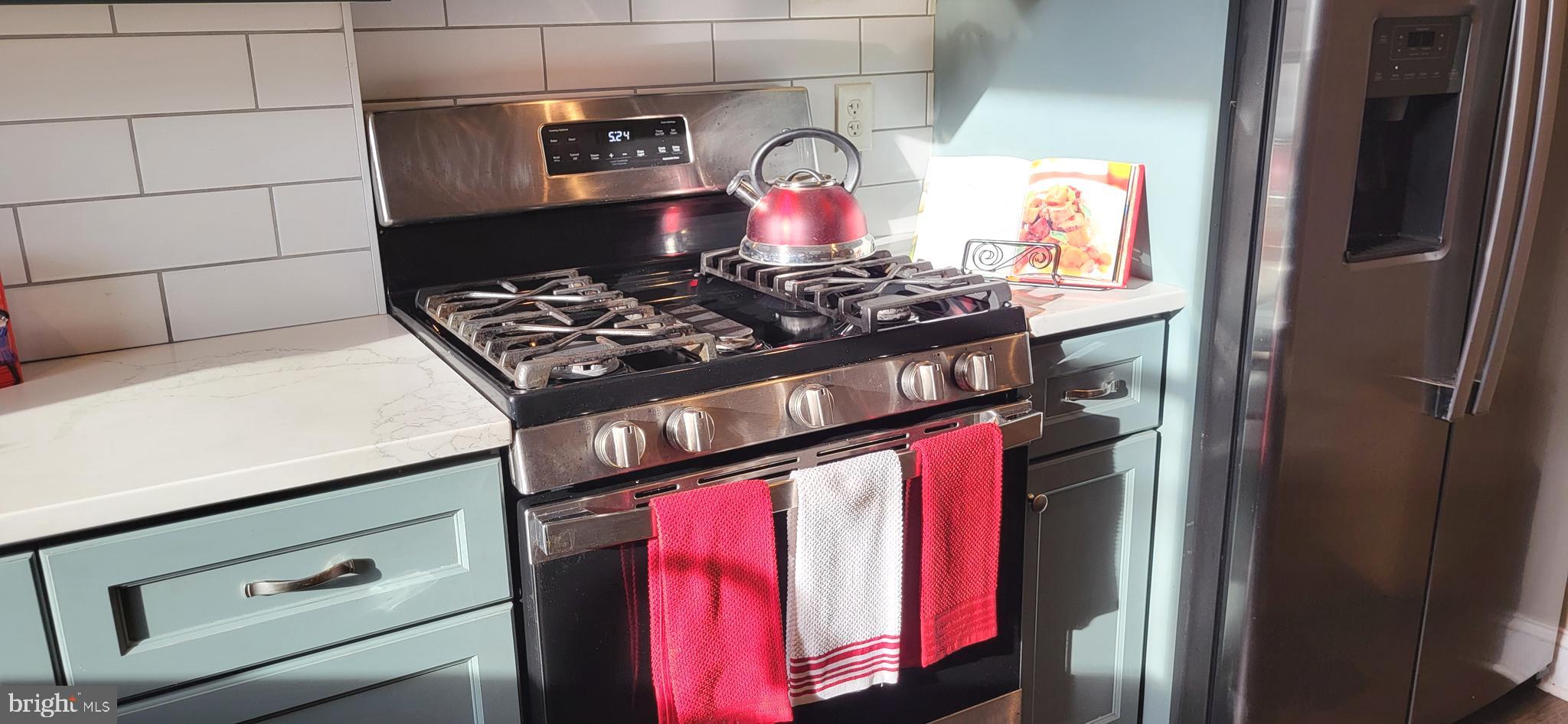 ELWOOD PARK - Residential