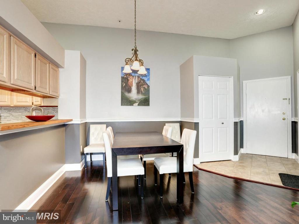 WATERS EDGE AT NORTH LAKE - Residential Lease