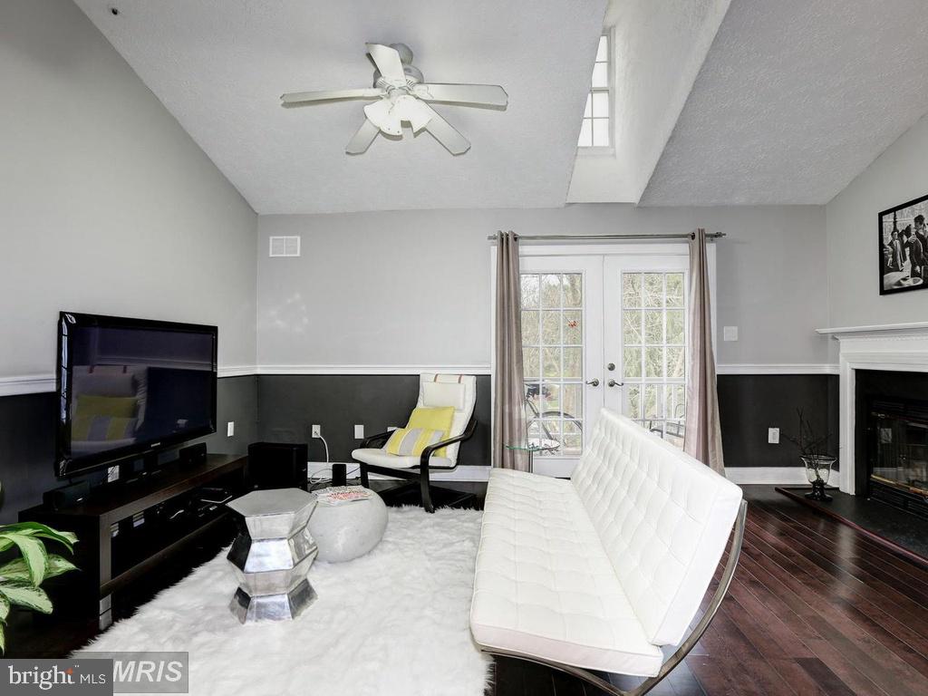 WATERS EDGE AT NORTH LAKE - Residential Lease