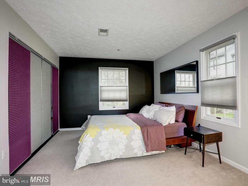 WATERS EDGE AT NORTH LAKE - Residential Lease