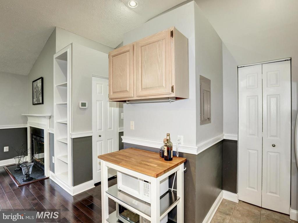 WATERS EDGE AT NORTH LAKE - Residential Lease