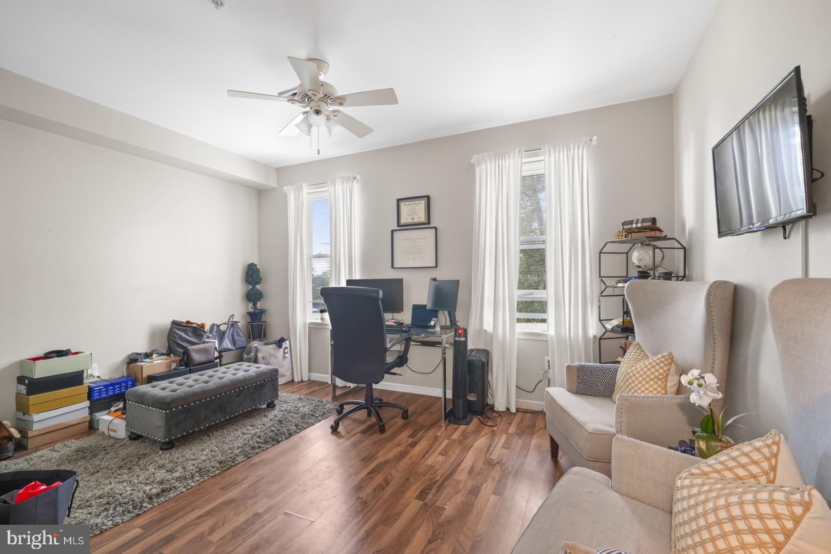 UNIVERSITY CITY - Commercial Sale