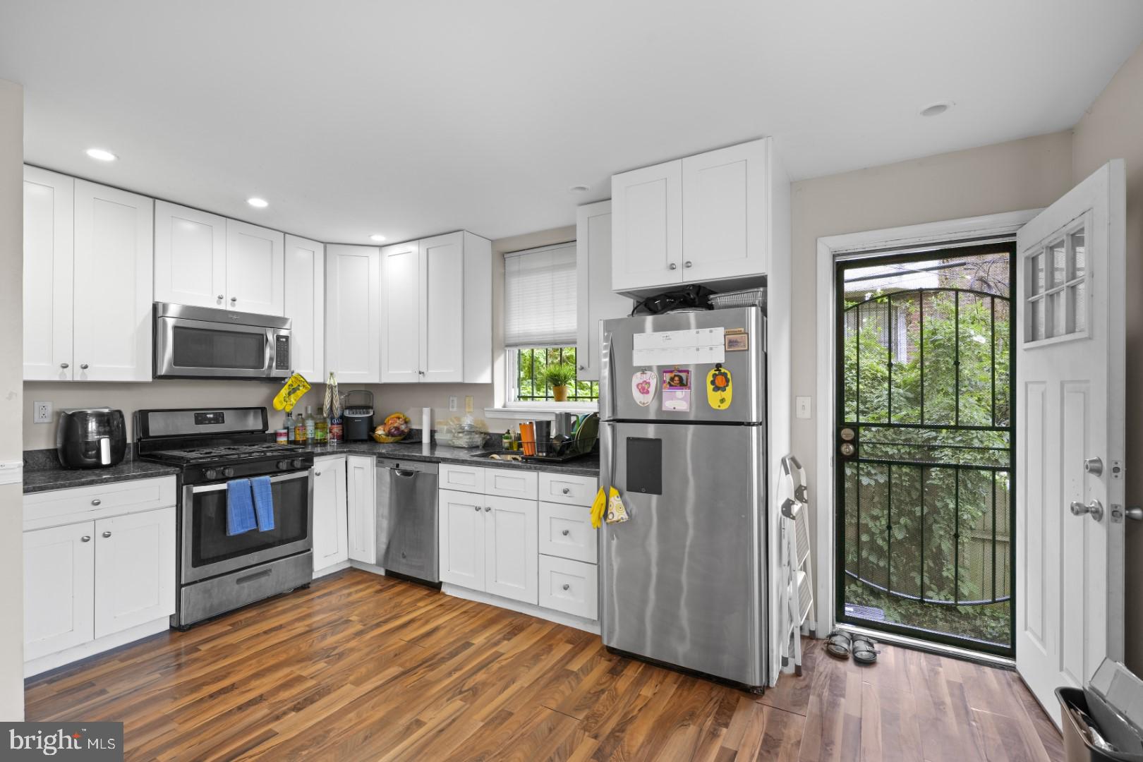 UNIVERSITY CITY - Commercial Sale