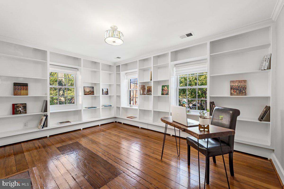 OLD TOWN ALEXANDRIA - Residential