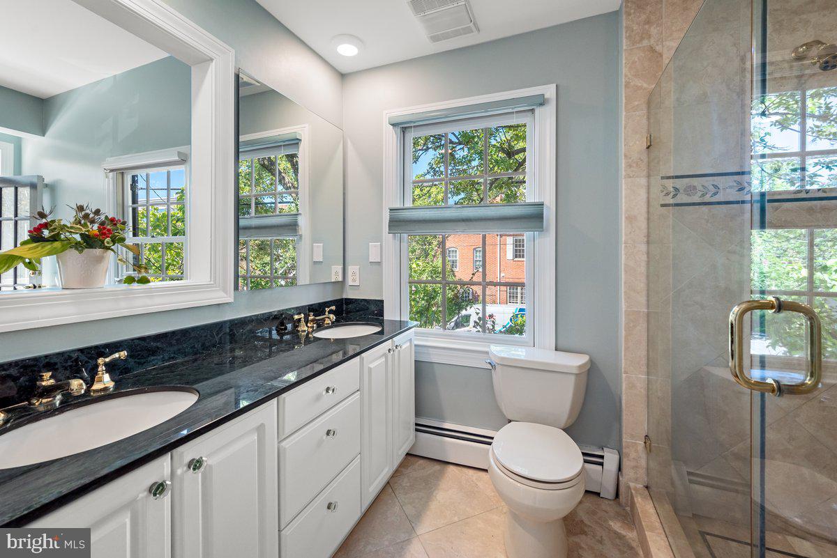 OLD TOWN ALEXANDRIA - Residential